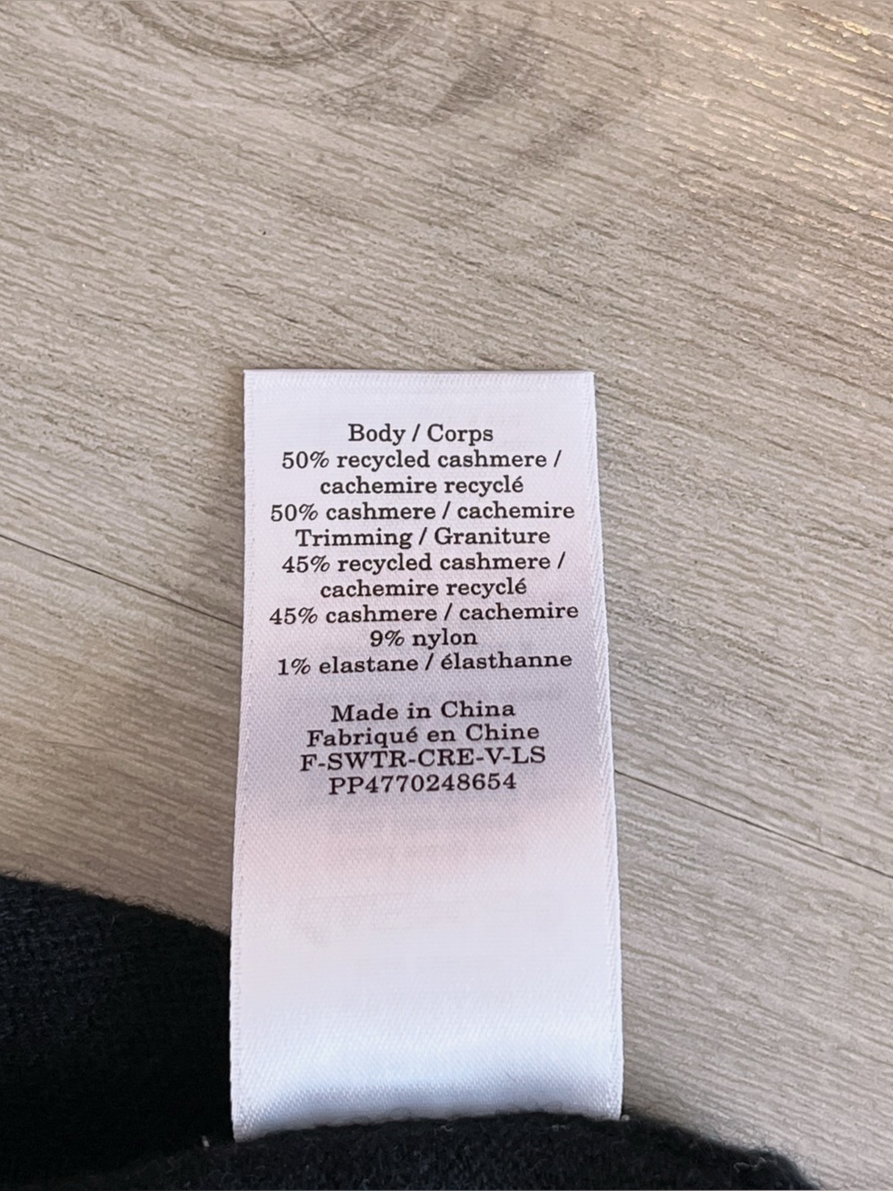 Everlane Black 100% Cashmere V-Neck Sweater - Picture 4 of 5
